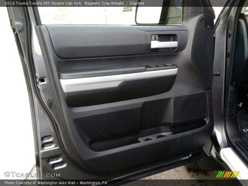 Magnetic Gray Metallic / Graphite 2019 Toyota Tundra SR5 Double Cab 4x4