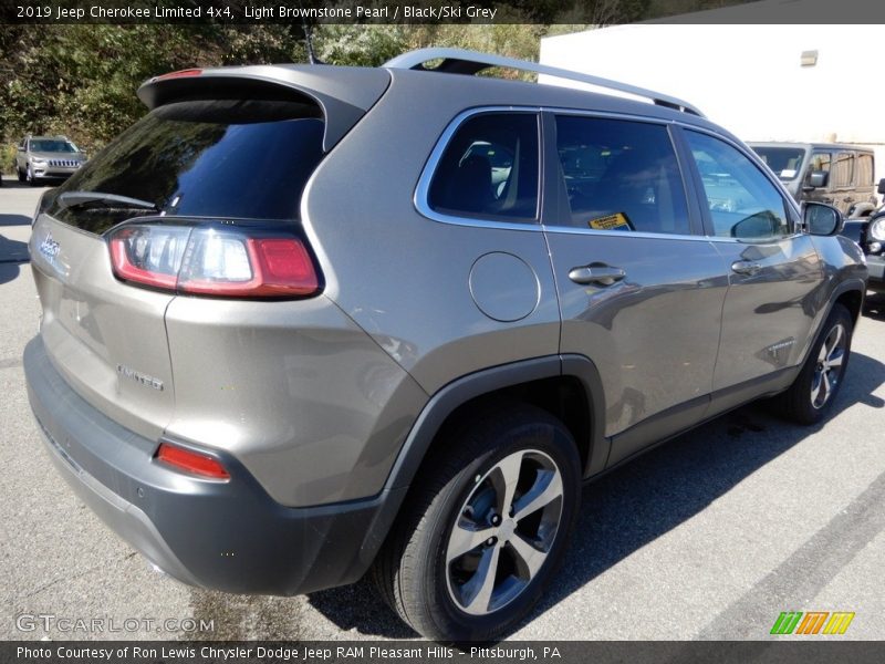 Light Brownstone Pearl / Black/Ski Grey 2019 Jeep Cherokee Limited 4x4
