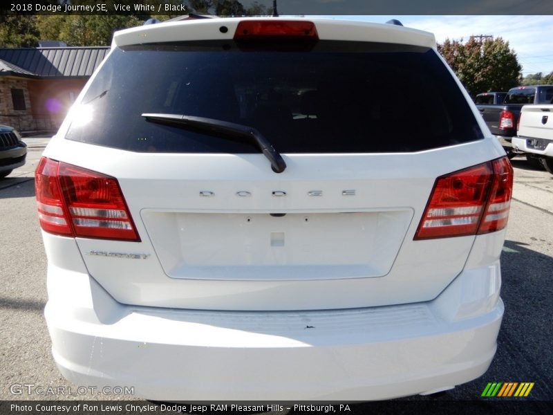 Vice White / Black 2018 Dodge Journey SE