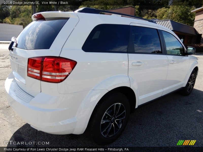 Vice White / Black 2018 Dodge Journey SE