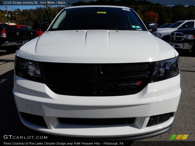 Vice White / Black 2018 Dodge Journey SE