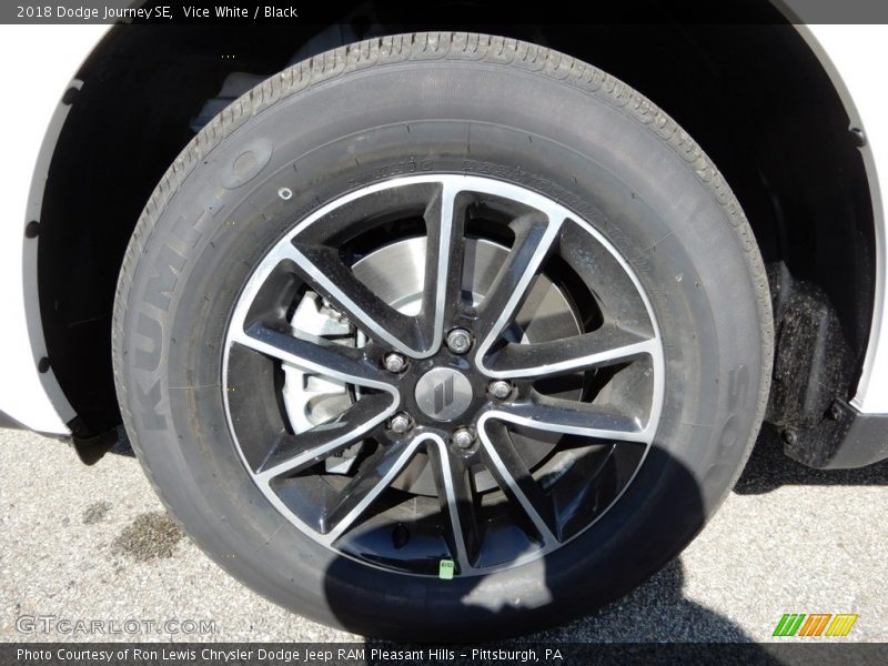Vice White / Black 2018 Dodge Journey SE
