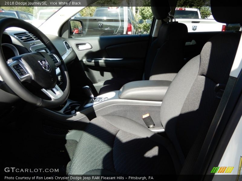 Vice White / Black 2018 Dodge Journey SE