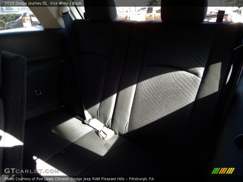 Vice White / Black 2018 Dodge Journey SE