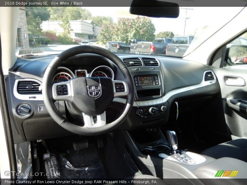 Vice White / Black 2018 Dodge Journey SE