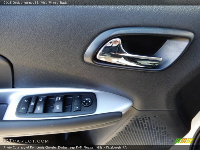 Vice White / Black 2018 Dodge Journey SE