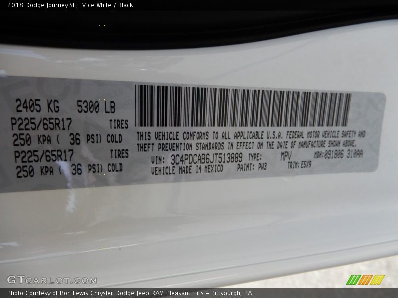 Vice White / Black 2018 Dodge Journey SE