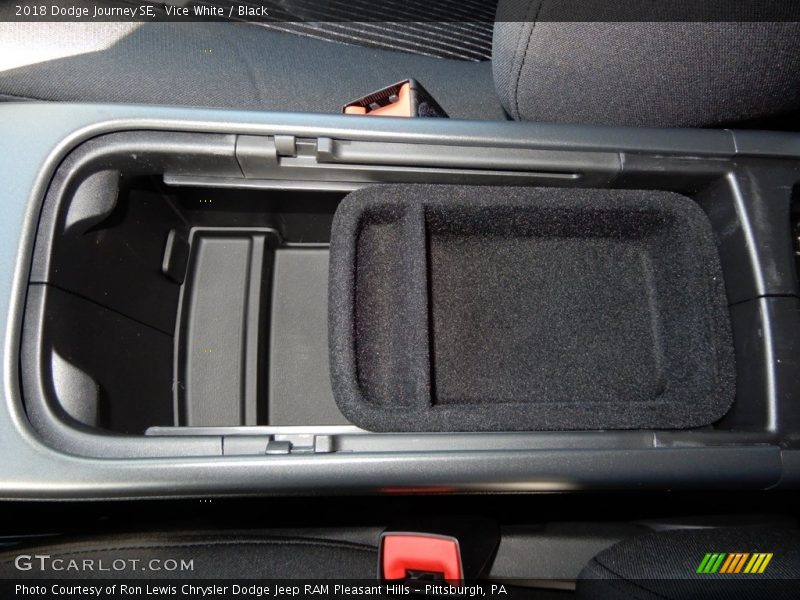 Vice White / Black 2018 Dodge Journey SE