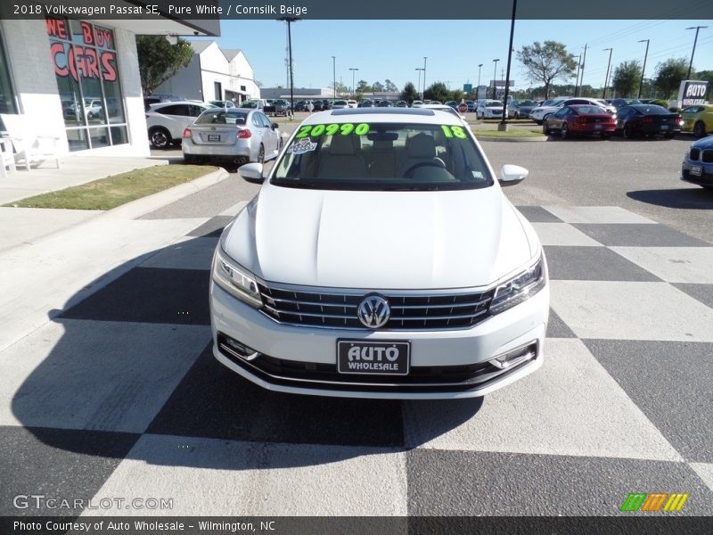 Pure White / Cornsilk Beige 2018 Volkswagen Passat SE