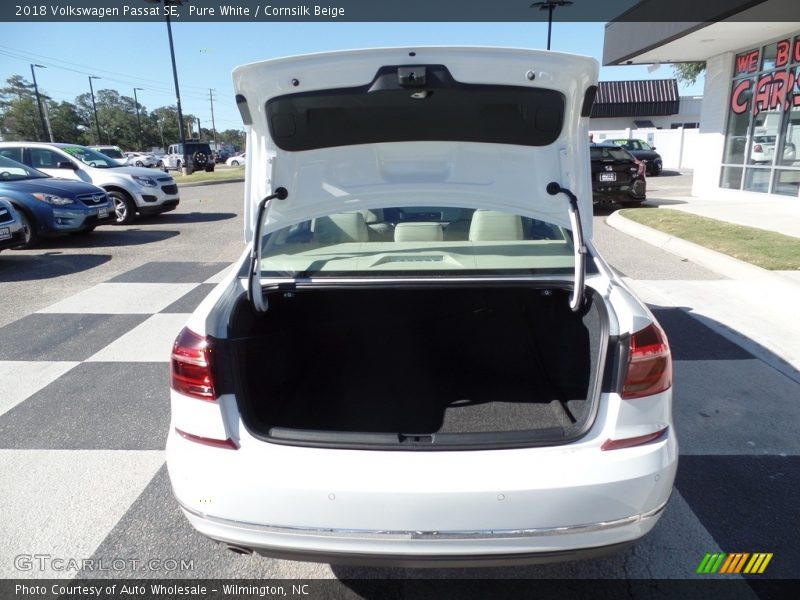 Pure White / Cornsilk Beige 2018 Volkswagen Passat SE