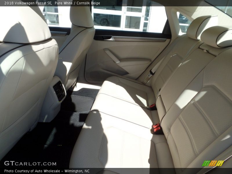 Pure White / Cornsilk Beige 2018 Volkswagen Passat SE