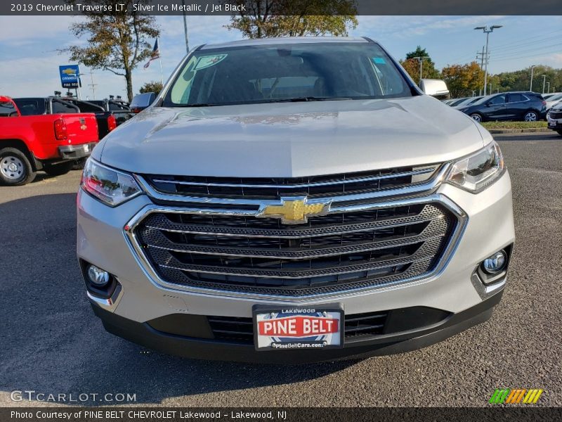 Silver Ice Metallic / Jet Black 2019 Chevrolet Traverse LT