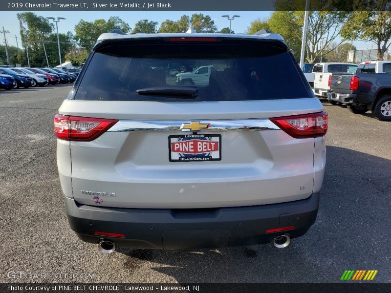 Silver Ice Metallic / Jet Black 2019 Chevrolet Traverse LT