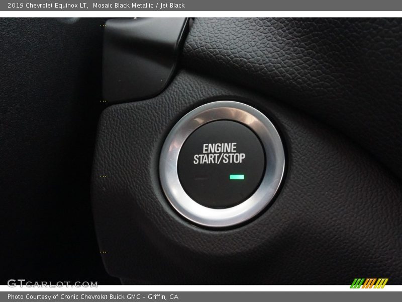 Mosaic Black Metallic / Jet Black 2019 Chevrolet Equinox LT