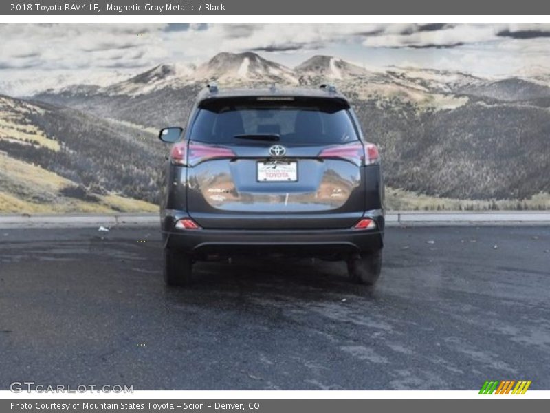 Magnetic Gray Metallic / Black 2018 Toyota RAV4 LE