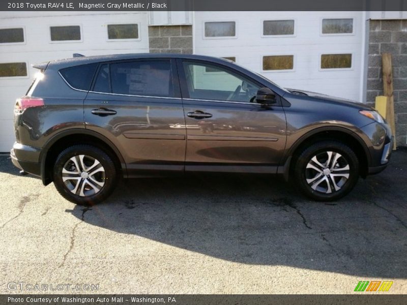 Magnetic Gray Metallic / Black 2018 Toyota RAV4 LE