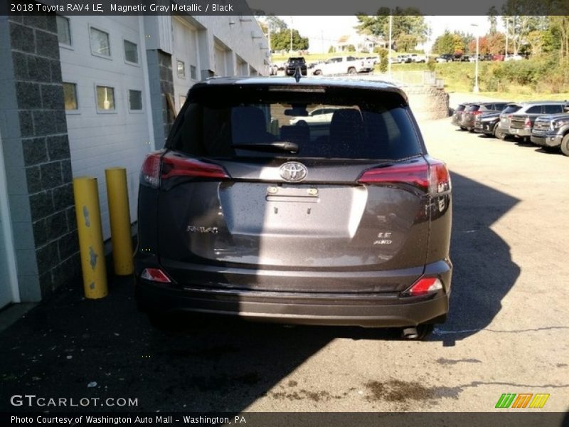 Magnetic Gray Metallic / Black 2018 Toyota RAV4 LE