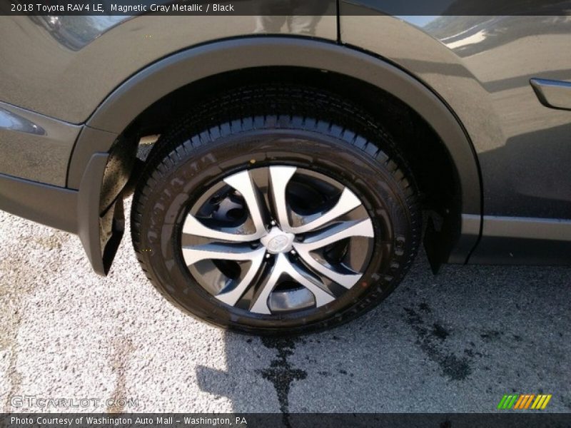 Magnetic Gray Metallic / Black 2018 Toyota RAV4 LE