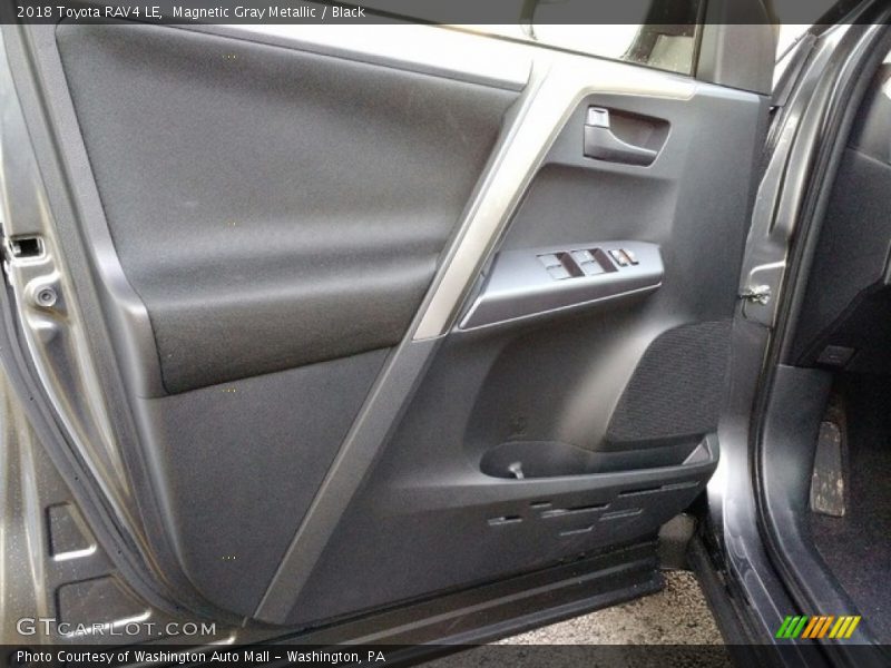 Magnetic Gray Metallic / Black 2018 Toyota RAV4 LE
