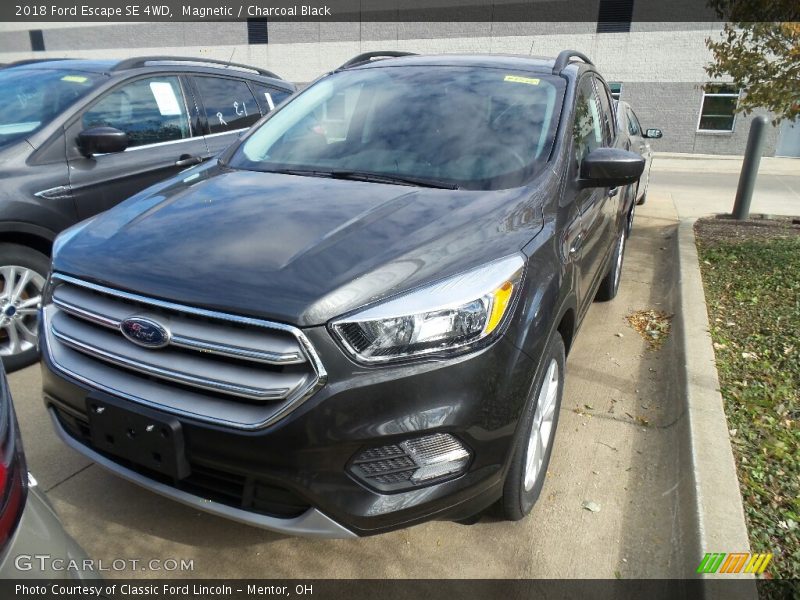 Magnetic / Charcoal Black 2018 Ford Escape SE 4WD