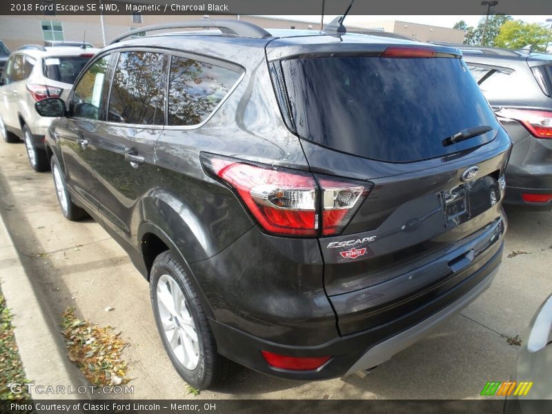 Magnetic / Charcoal Black 2018 Ford Escape SE 4WD