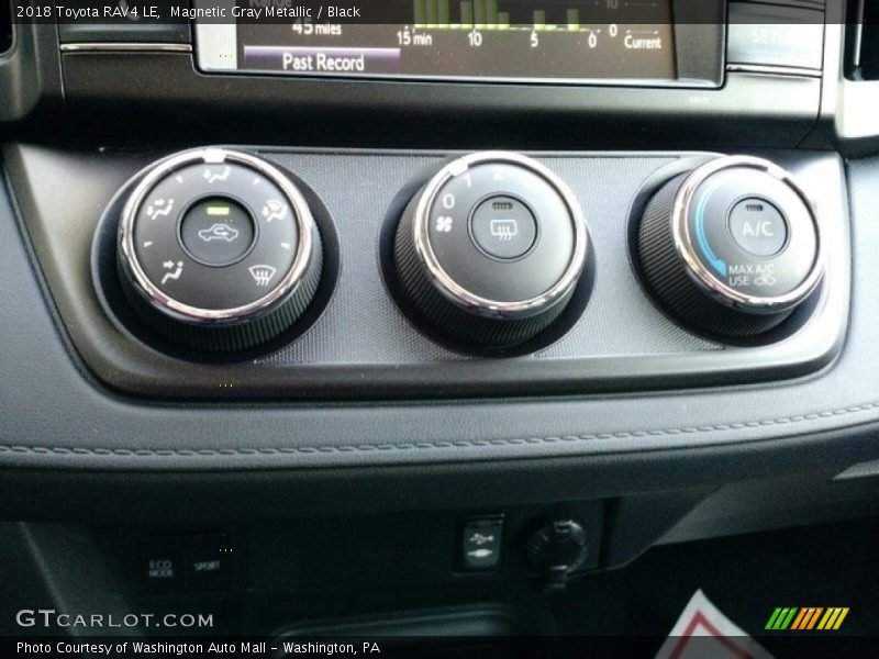 Magnetic Gray Metallic / Black 2018 Toyota RAV4 LE
