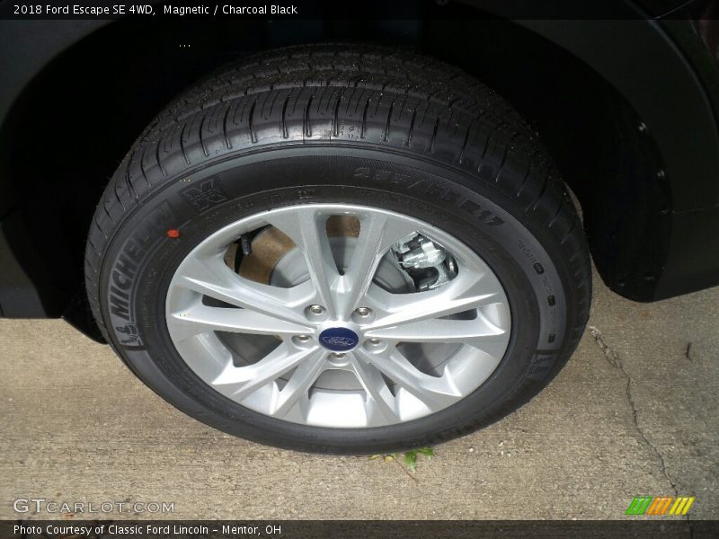 Magnetic / Charcoal Black 2018 Ford Escape SE 4WD