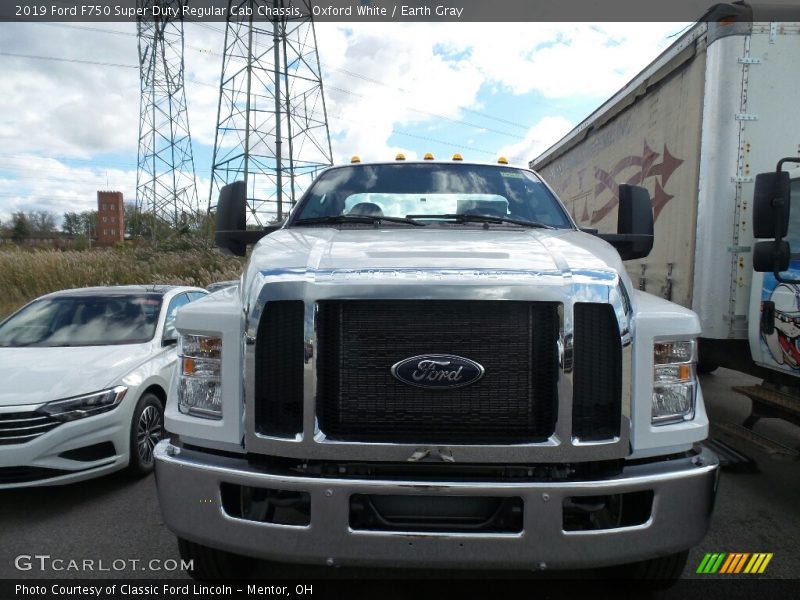 Oxford White / Earth Gray 2019 Ford F750 Super Duty Regular Cab Chassis