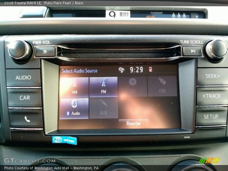Ruby Flare Pearl / Black 2018 Toyota RAV4 LE