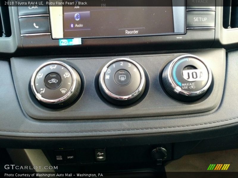 Ruby Flare Pearl / Black 2018 Toyota RAV4 LE