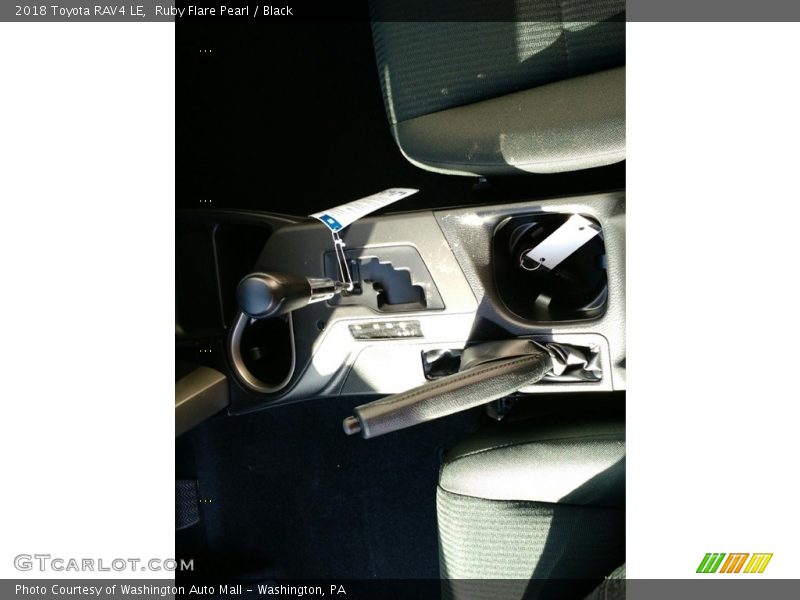 Ruby Flare Pearl / Black 2018 Toyota RAV4 LE