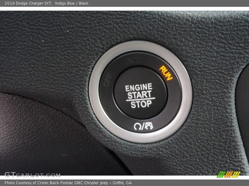 Controls of 2019 Charger SXT