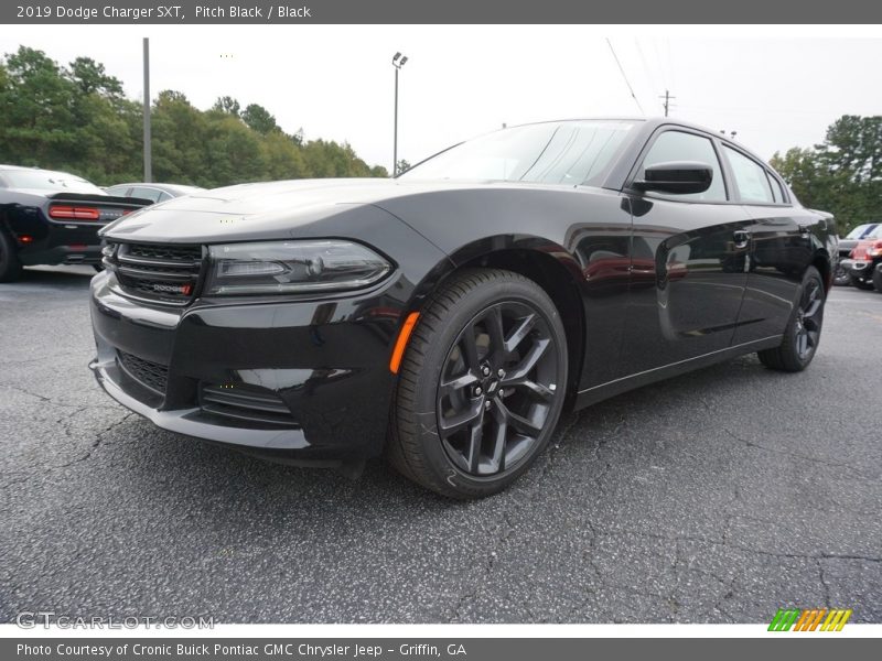 Front 3/4 View of 2019 Charger SXT