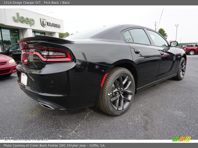 Pitch Black / Black 2019 Dodge Charger SXT