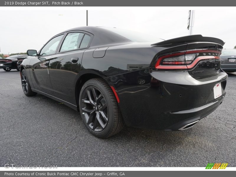 Pitch Black / Black 2019 Dodge Charger SXT
