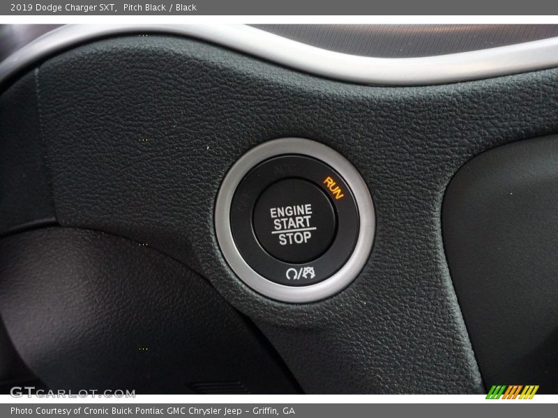 Controls of 2019 Charger SXT