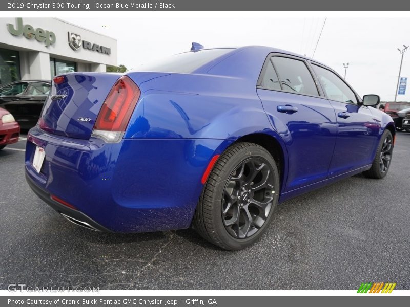 Ocean Blue Metallic / Black 2019 Chrysler 300 Touring