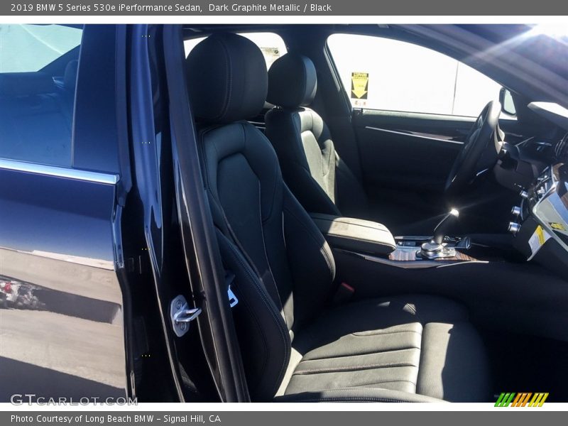 Dark Graphite Metallic / Black 2019 BMW 5 Series 530e iPerformance Sedan
