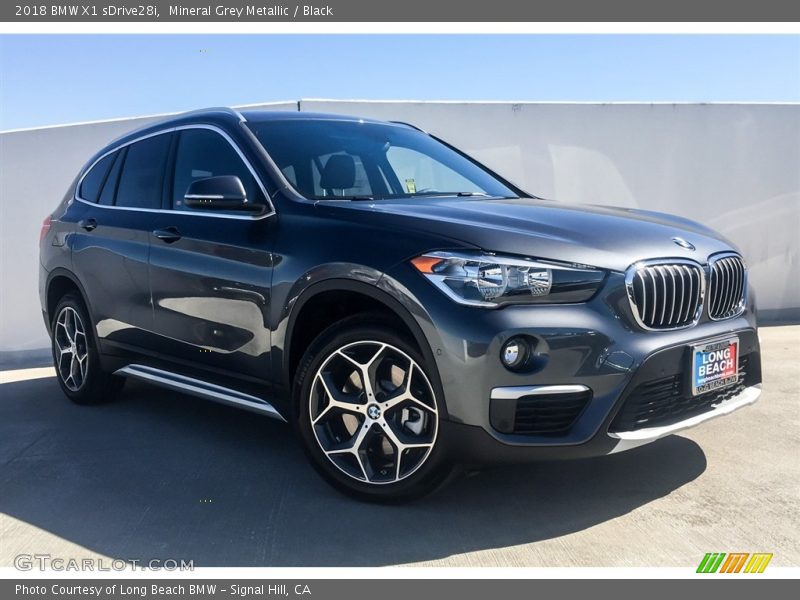 Mineral Grey Metallic / Black 2018 BMW X1 sDrive28i