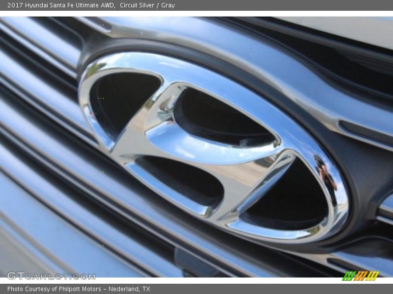 Circuit Silver / Gray 2017 Hyundai Santa Fe Ultimate AWD