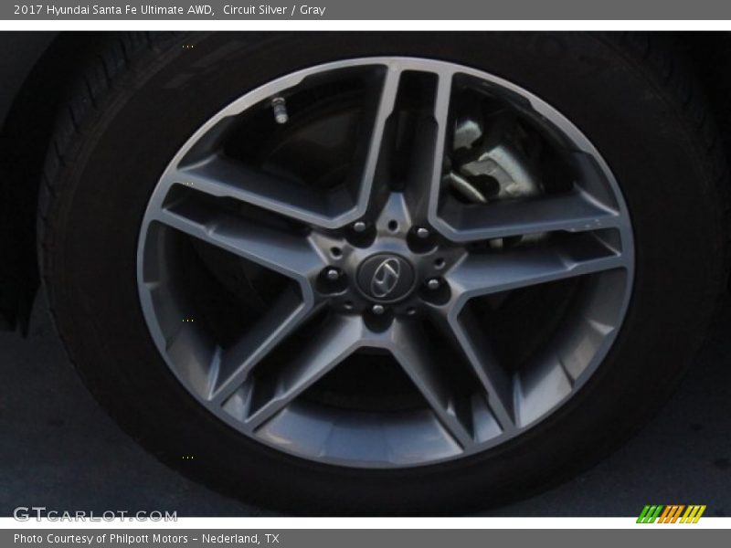Circuit Silver / Gray 2017 Hyundai Santa Fe Ultimate AWD