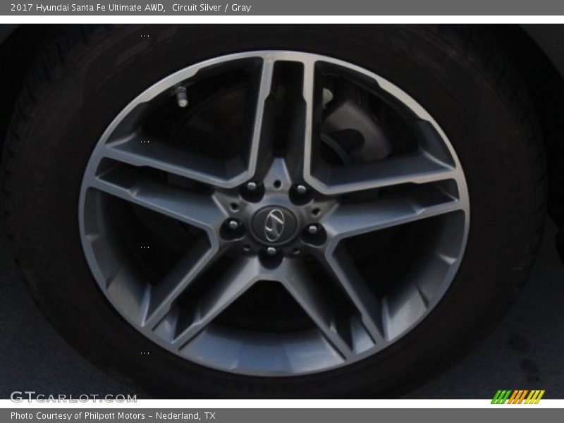 Circuit Silver / Gray 2017 Hyundai Santa Fe Ultimate AWD