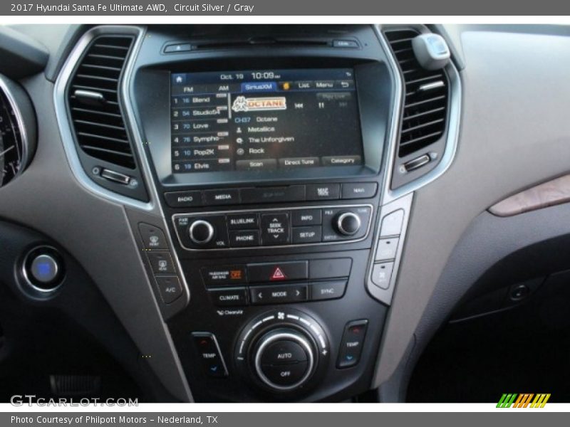 Circuit Silver / Gray 2017 Hyundai Santa Fe Ultimate AWD