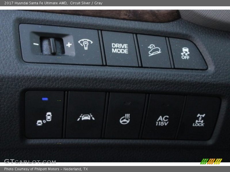 Circuit Silver / Gray 2017 Hyundai Santa Fe Ultimate AWD