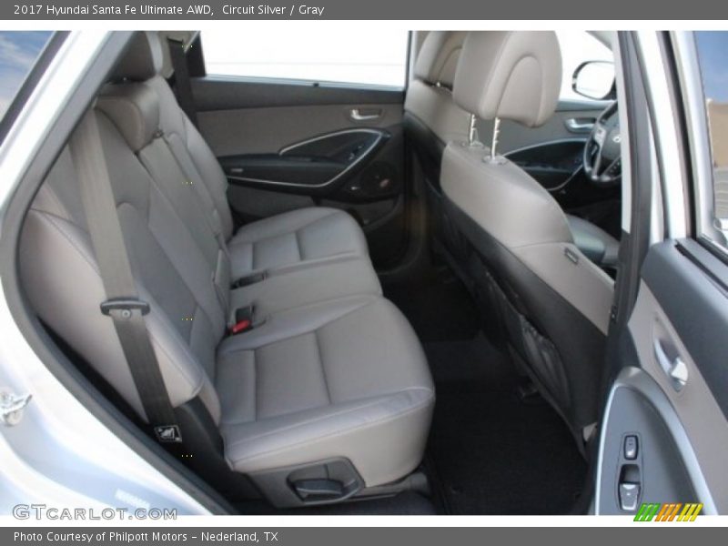 Circuit Silver / Gray 2017 Hyundai Santa Fe Ultimate AWD