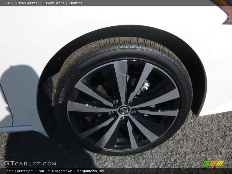 Pearl White / Charcoal 2019 Nissan Altima SR