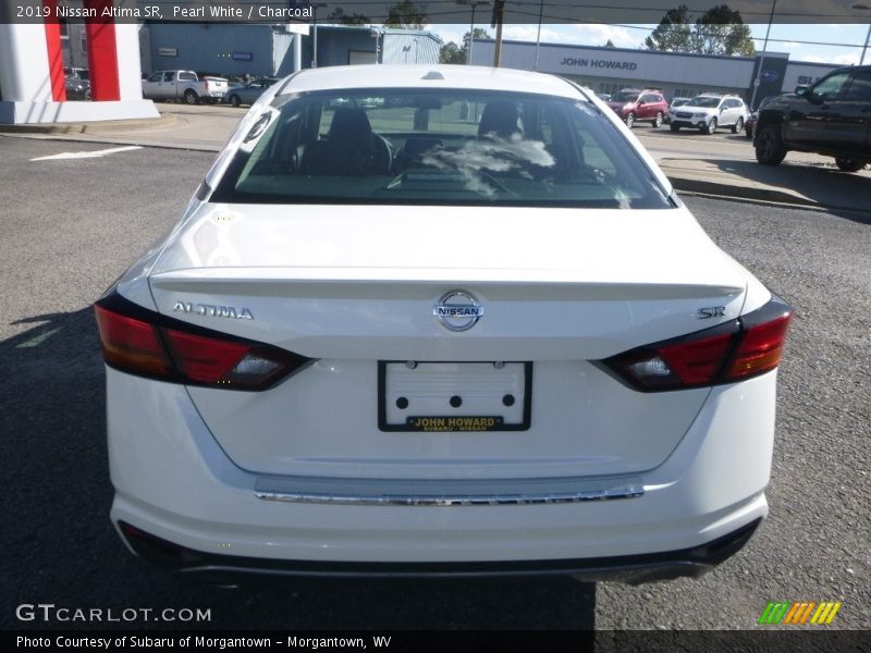Pearl White / Charcoal 2019 Nissan Altima SR