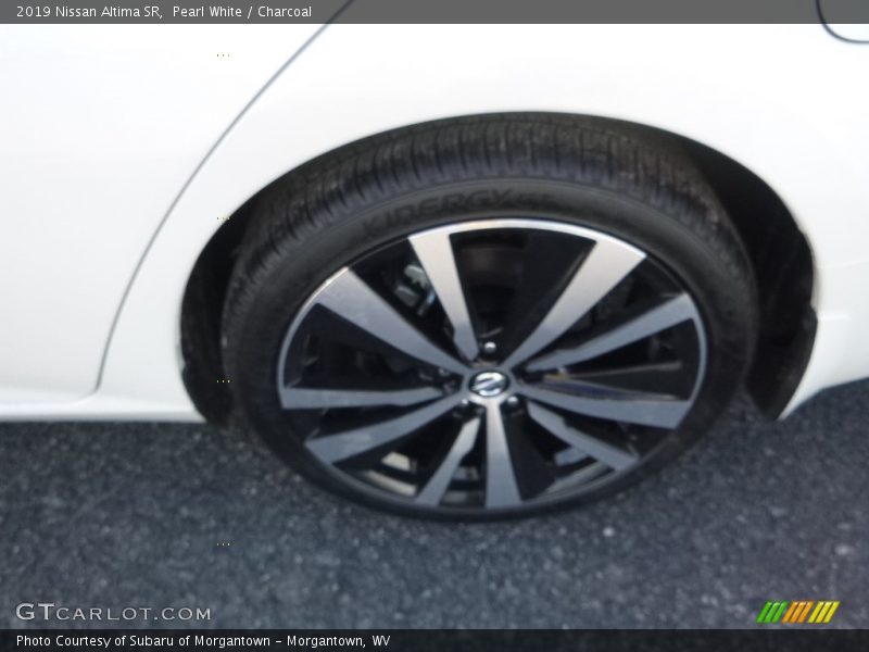 Pearl White / Charcoal 2019 Nissan Altima SR