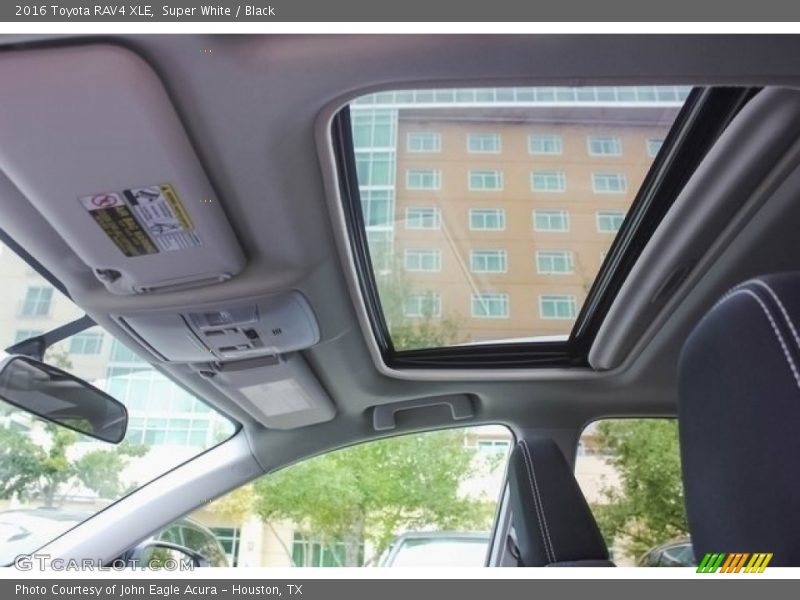 Super White / Black 2016 Toyota RAV4 XLE