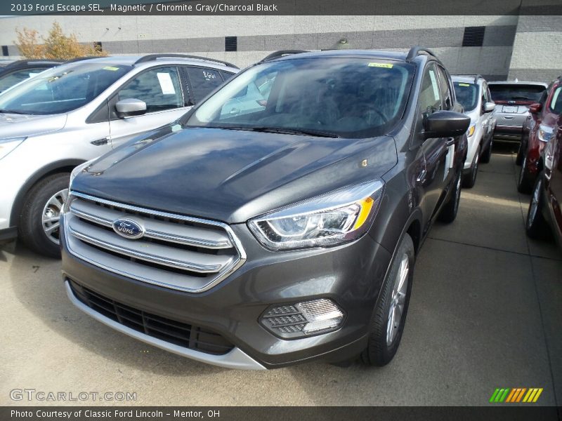 Magnetic / Chromite Gray/Charcoal Black 2019 Ford Escape SEL